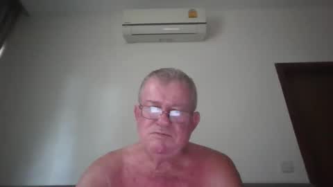 Snapshot of darwincock chatting on May 11, 1:55 am darwincock online show from May 11, 1:55 am