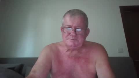 Snapshot of darwincock chatting on May 12, 1:14 am darwincock online show from May 12, 1:14 am