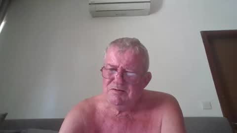 Snapshot of darwincock chatting on May 15, 4:41 am darwincock online show from May 15, 4:41 am