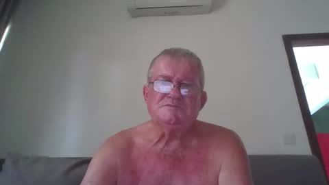 Snapshot of darwincock chatting on May 16, 5:26 am darwincock online show from May 16, 5:26 am