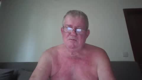Snapshot of darwincock chatting on May 18, 1:24 am darwincock online show from May 18, 1:24 am