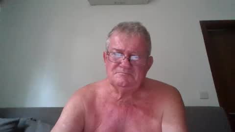 Snapshot of darwincock chatting on May 21, 2:18 am darwincock online show from May 21, 2:18 am