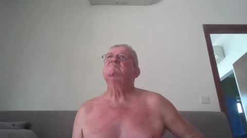 Snapshot of darwincock chatting on May 23, 4:39 am darwincock online show from May 23, 4:39 am