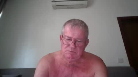 Snapshot of darwincock chatting on May 27, 1:46 am darwincock online show from May 27, 1:46 am