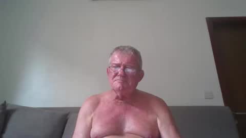 Snapshot of darwincock chatting on June 3, 3:09 am darwincock online show from June 3, 3:09 am