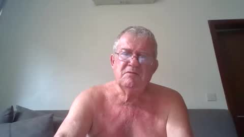 Snapshot of darwincock chatting on June 7, 3:21 am darwincock online show from June 7, 3:21 am