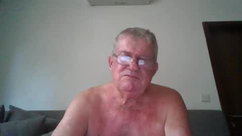 Snapshot of darwincock chatting on June 13, 1:47 am darwincock online show from June 13, 1:47 am