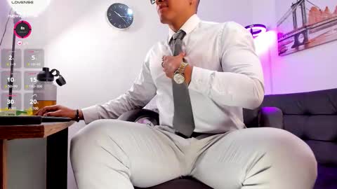 Snapshot of dash_bukoski chatting on October 18, 12:50 pm Dash online show from October 18, 12:50 pm