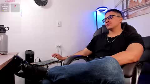 Dash online show from November 25, 12:49 pm