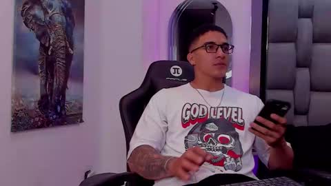 Snapshot of dash_bukoski chatting on February 2, 2:16 pm Dash online show from February 2, 2:16 pm