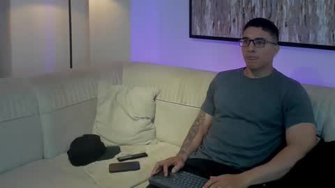 Snapshot of dash_bukoski chatting on February 4, 10:54 am Dash online show from February 4, 10:54 am