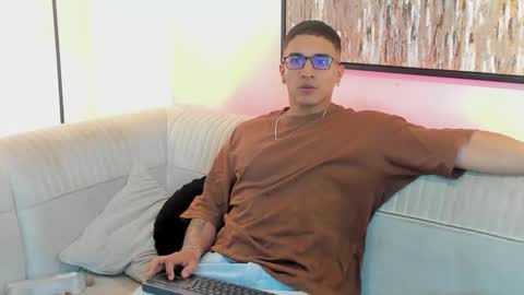 Snapshot of dash_bukoski chatting on February 8, 1:14 pm Dash online show from February 8, 1:14 pm