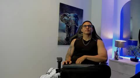 Snapshot of dash_bukoski chatting on February 9, 11:03 am Dash online show from February 9, 11:03 am