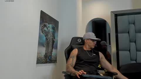 Snapshot of dash_bukoski chatting on February 19, 11:28 am Dash online show from February 19, 11:28 am