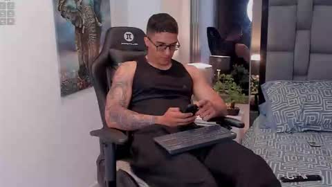 Snapshot of dash_bukoski chatting on February 28, 1:45 pm Dash online show from February 28, 1:45 pm