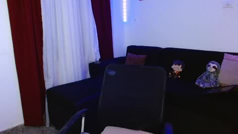 Snapshot of dashly_queen1 chatting on April 28, 6:57 pm dashly_queen1 online show from April 28, 6:57 pm