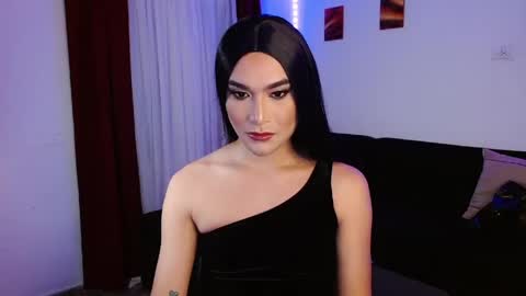 Snapshot of dashly_queen1 chatting on May 25, 6:58 pm dashly_queen1 online show from May 25, 6:58 pm