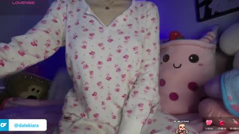 Kiara  online show from December 28, 6:39 am