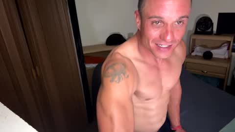 Snapshot of dave875126 chatting on May 16, 12:07 am dave875126 online show from May 16, 12:07 am