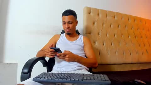 Snapshot of dave_skinnycum420 chatting on October 19, 6:14 am dave online show from October 19, 6:14 am