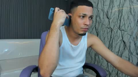 Snapshot of dave_skinnycum420 chatting on April 7, 1:06 am dave online show from April 7, 1:06 am