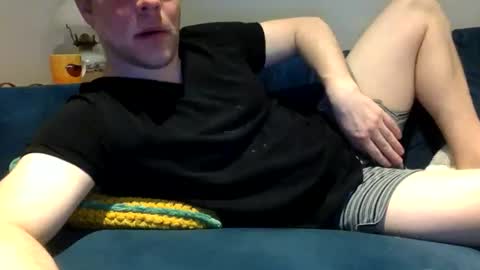 daveb709709709 online show from April 14, 2:06 am