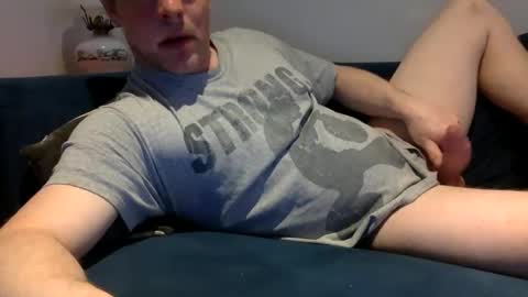 daveb709709709 online show from April 22, 9:16 pm