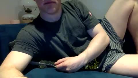 daveb709709709 online show from April 27, 1:47 am