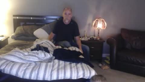 Snapshot of davejones454545 chatting on November 14, 6:01 am Dave online show from November 14, 6:01 am