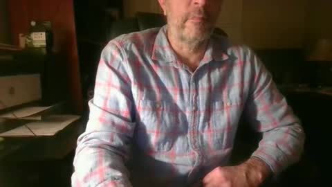 Snapshot of davethebooky chatting on February 3, 5:49 am Dave online show from February 3, 5:49 am