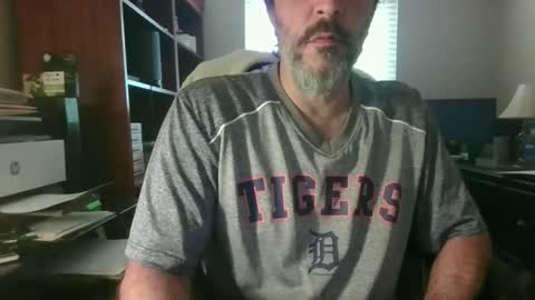 Snapshot of davethebooky chatting on May 14, 3:52 pm Dave online show from May 14, 3:52 pm