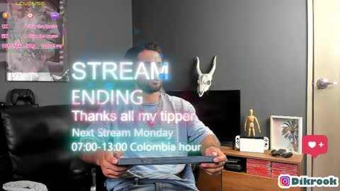 Snapshot of davevilboy chatting on February 10, 12:08 pm Daves online show from February 10, 12:08 pm