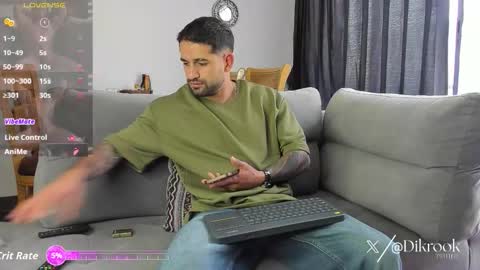 Snapshot of davevilboy chatting on October 15, 12:27 pm Daves online show from October 15, 12:27 pm