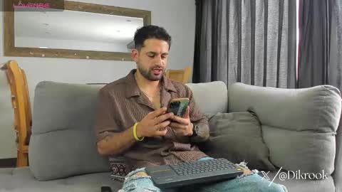 Snapshot of davevilboy chatting on October 20, 12:49 pm Daves online show from October 20, 12:49 pm