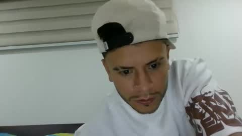 Snapshot of david1269287588 chatting on May 20, 3:45 am david1269287588 online show from May 20, 3:45 am