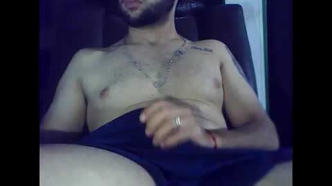 Snapshot of david23vergota chatting on April 24, 3:31 am david23vergota online show from April 24, 3:31 am