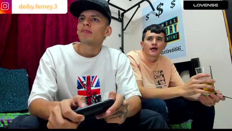 Snapshot of david_latin666_ chatting on December 26, 1:18 am David online show from December 26, 1:18 am