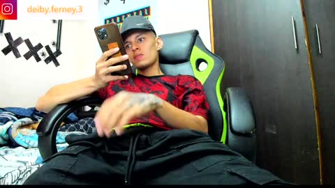 Snapshot of david_latin666_ chatting on January 28, 2:32 am David online show from January 28, 2:32 am