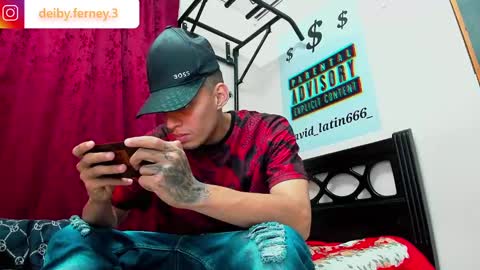 Snapshot of david_latin666_ chatting on February 9, 11:15 pm David online show from February 9, 11:15 pm