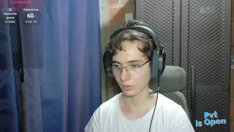 Snapshot of david_programmer chatting on August 3, 3:16 pm ProgrammerBoy online show from August 3, 3:16 pm