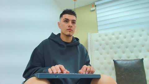 Snapshot of david_victoriaa chatting on February 21, 1:01 pm david_victoriaa online show from February 21, 1:01 pm