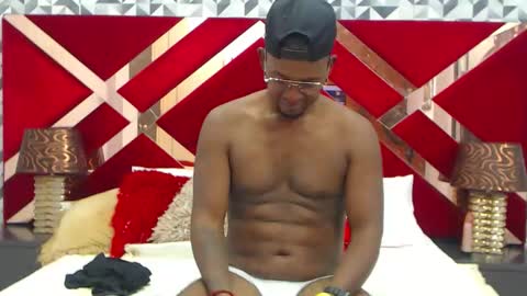 Snapshot of davidblackxl chatting on May 27, 12:13 pm BigBulge online show from May 27, 12:13 pm