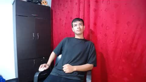 Snapshot of davidkaloc chatting on October 19, 2:12 am David online show from October 19, 2:12 am