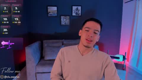 Snapshot of davidosoriox chatting on June 9, 12:28 pm David Osorio online show from June 9, 12:28 pm