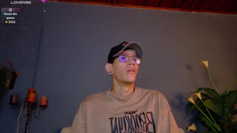 Snapshot of daviid_huge chatting on September 9, 8:03 am daviid_huge online show from September 9, 8:03 am