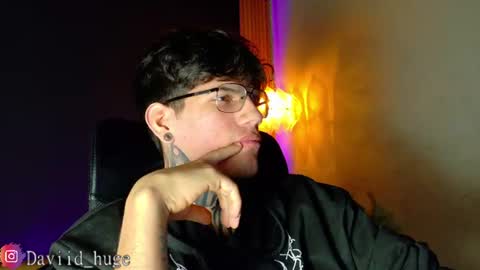 Snapshot of daviid_huge chatting on July 5, 7:15 am daviid_huge online show from July 5, 7:15 am