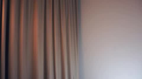 Louise online show from April 22, 10:33 pm