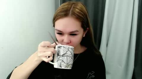 Snapshot of davinascott_03 chatting on October 22, 11:59 pm Davina online show from October 22, 11:59 pm