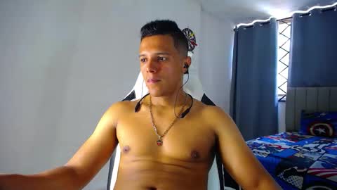 Snapshot of davisito7 chatting on March 21, 5:16 pm David Angel online show from March 21, 5:16 pm