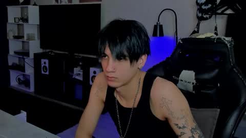 Snapshot of davisross chatting on February 3, 9:09 pm davis online show from February 3, 9:09 pm